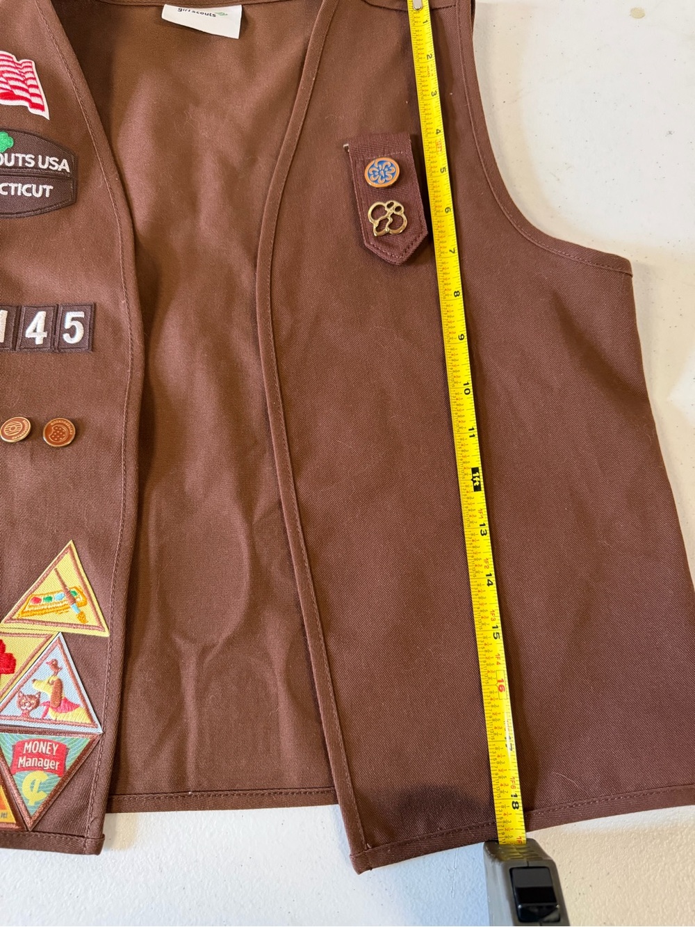 Girl Scouts USA Vest Brownies in Brown with Merit Badge Accents size large - Picture 3 of 4